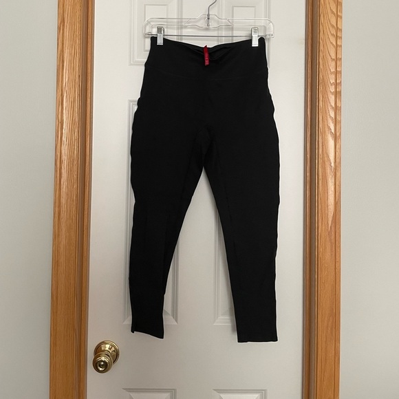 Spanx Cropped Black Leggings Size Small Petite - Picture 1 of 10